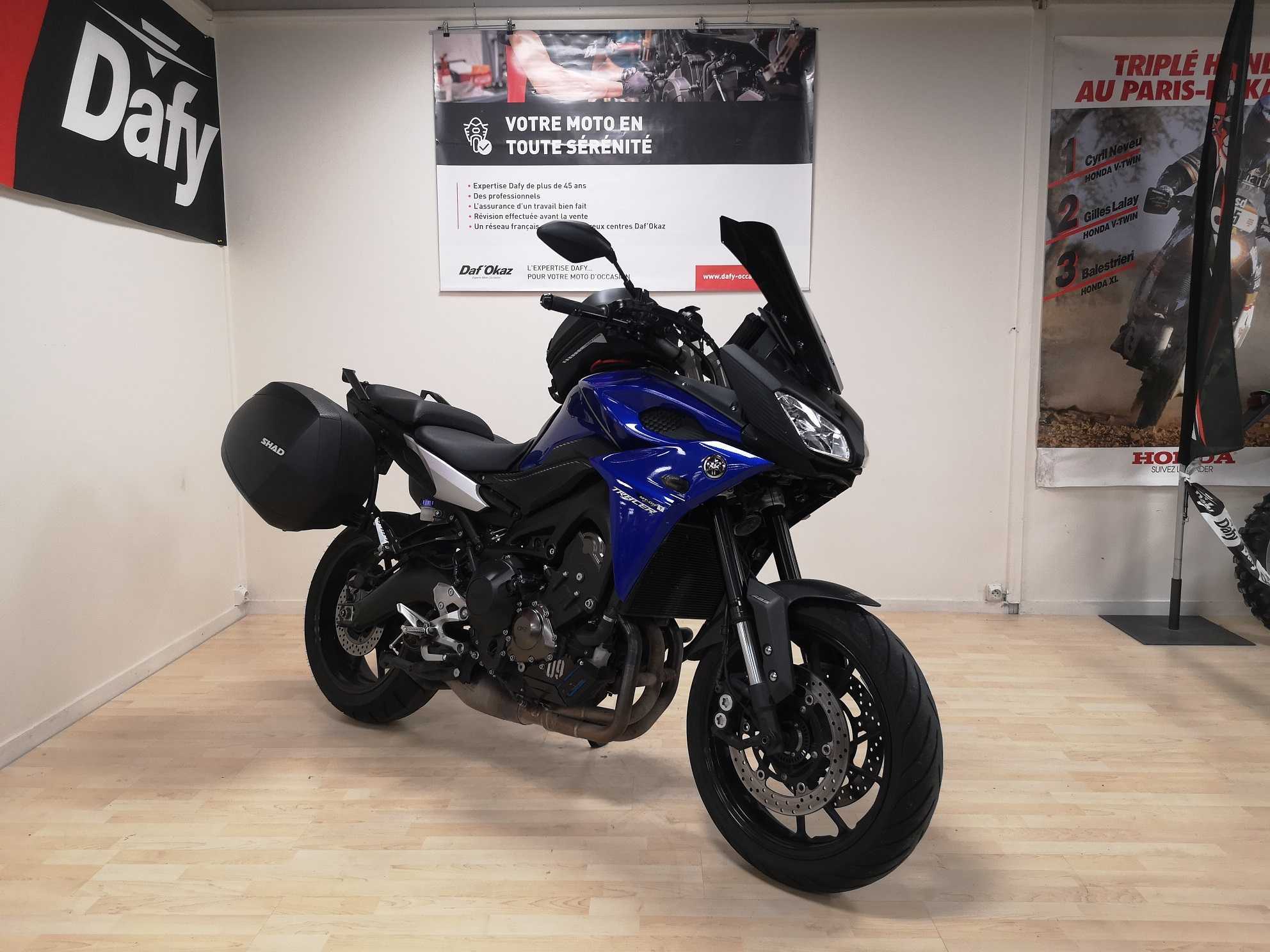 Yamaha Tracer 900 (MT09TRA) 2017 HD vue 3/4 droite