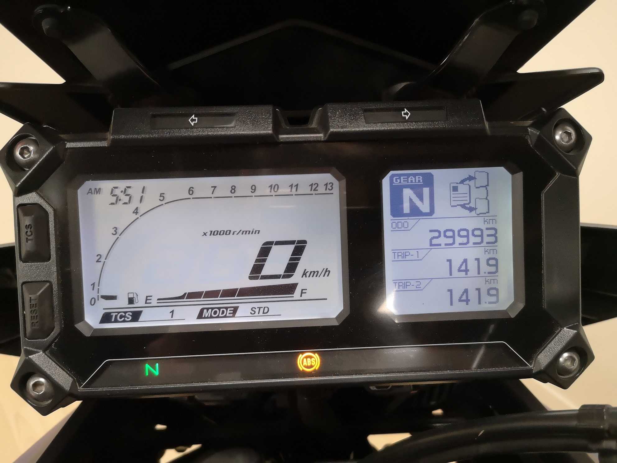 Yamaha Tracer 900 (MT09TRA) 2017 HD vue gauche