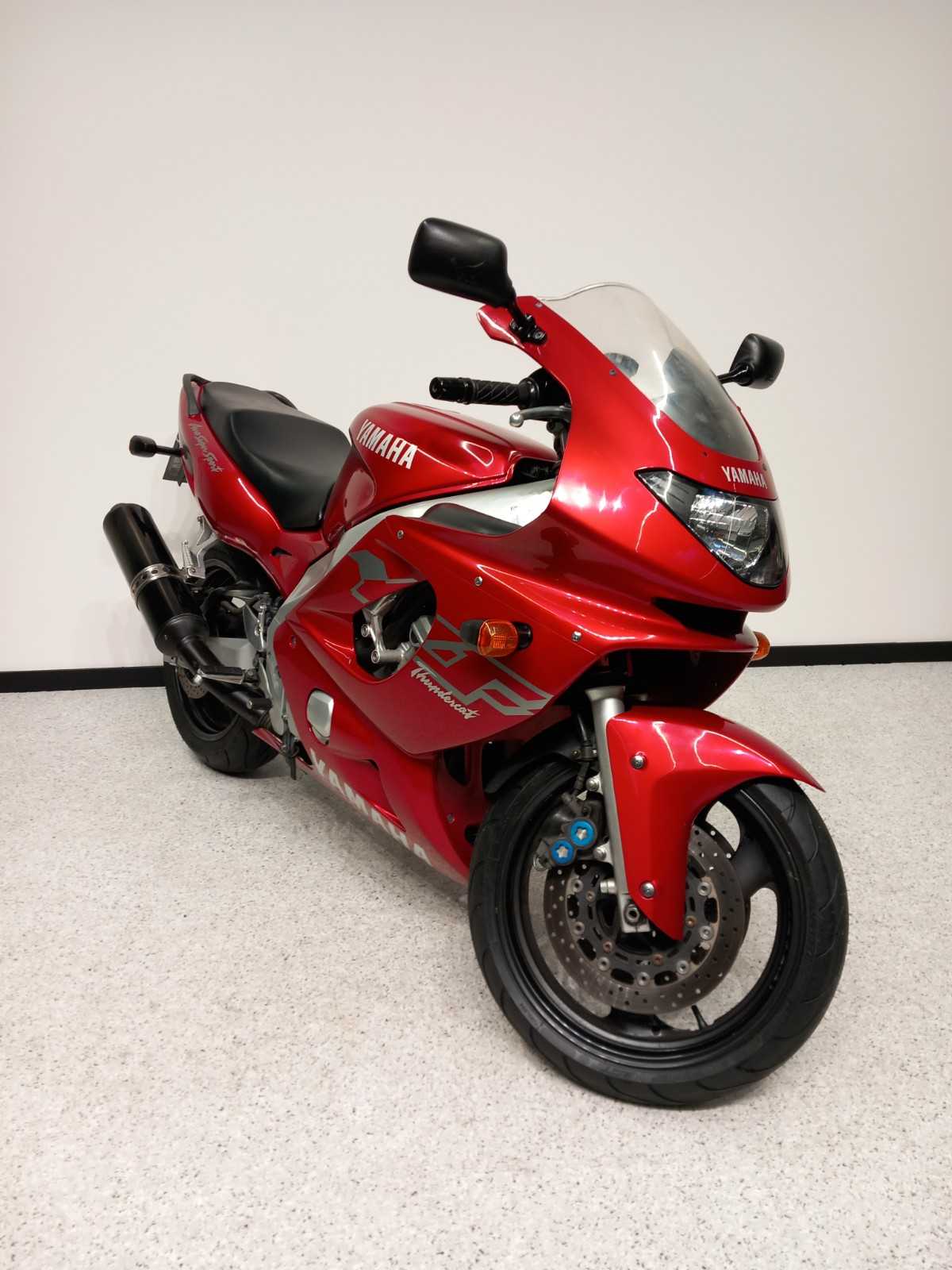 Yamaha YZF 600 R Thundercat 2000 HD vue 3/4 droite