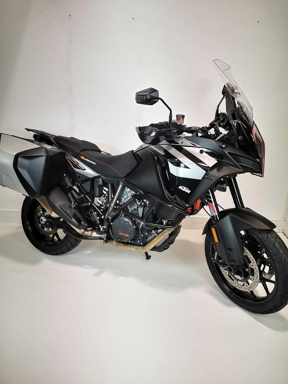 KTM 1290 SUPER ADVENTURE S 2019 vue 3/4 droite