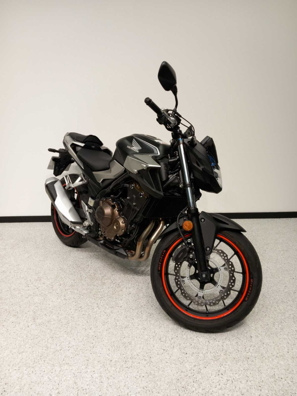 Honda CB 500 F ABS 2019 vue 3/4 droite