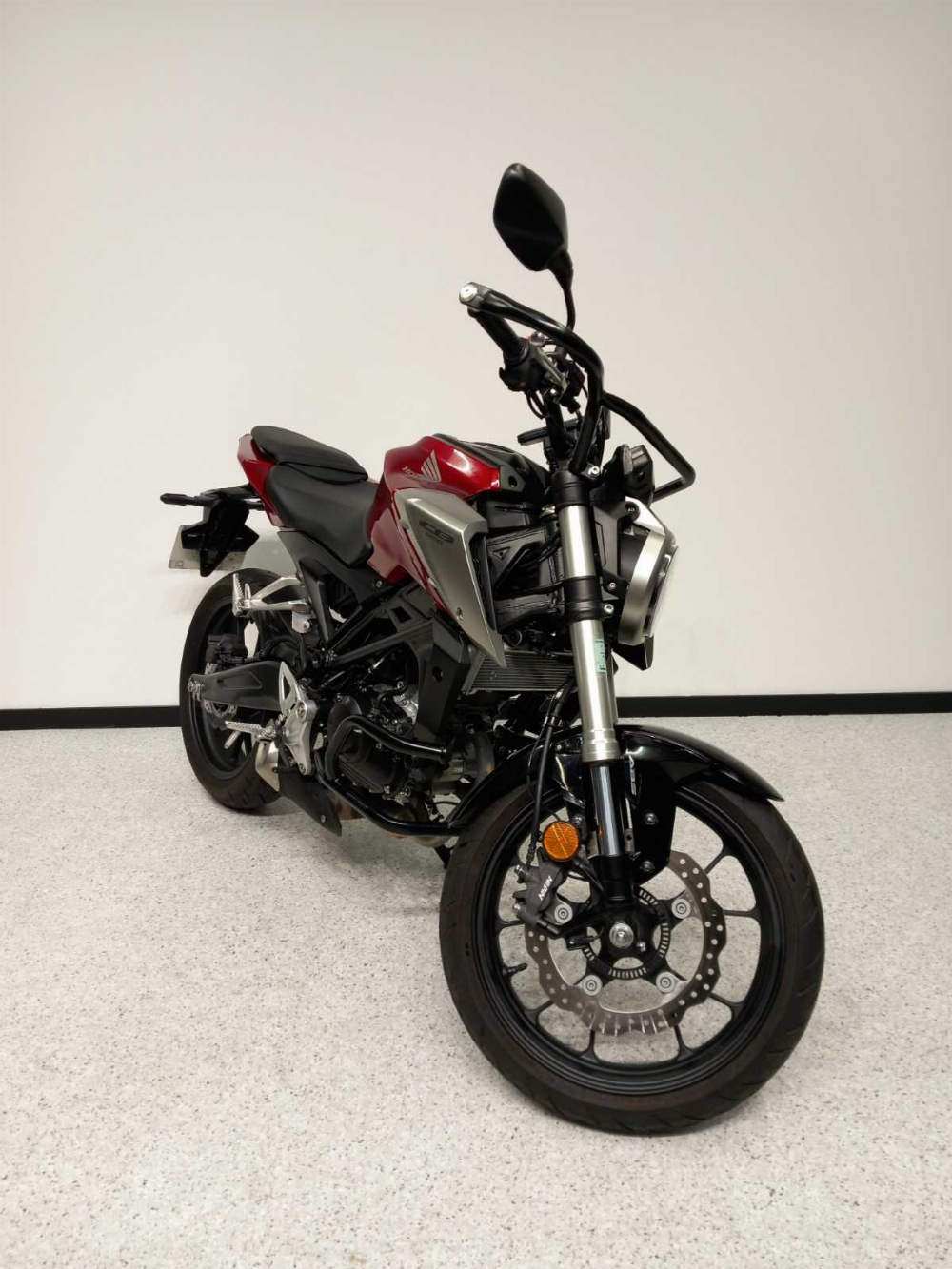 Honda CB 125 R 2019 vue 3/4 droite