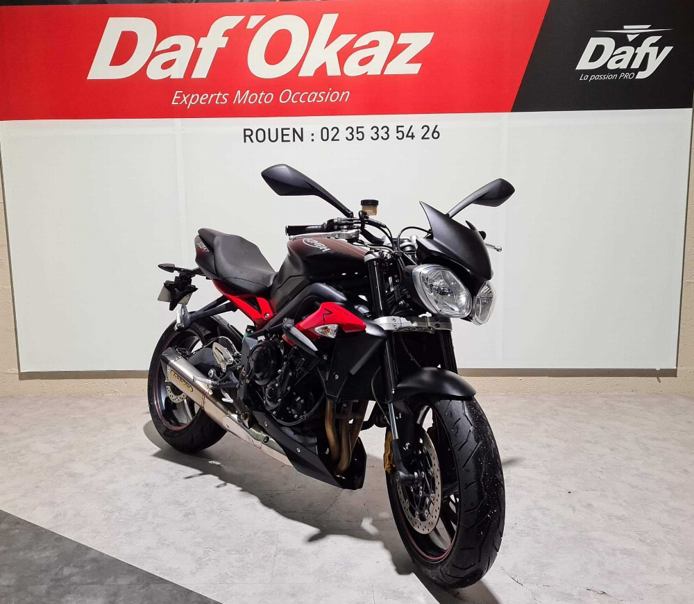 Triumph 675 Street Triple R 2015 vue 3/4 droite