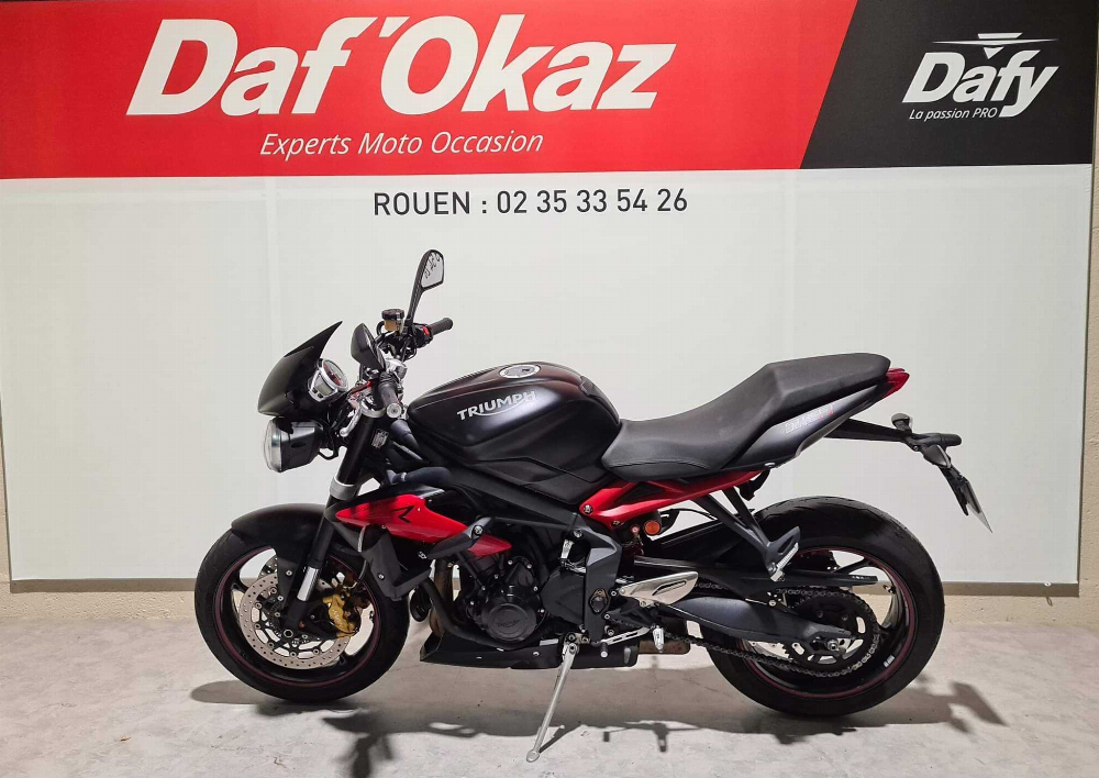 Triumph 675 Street Triple R 2015 vue gauche